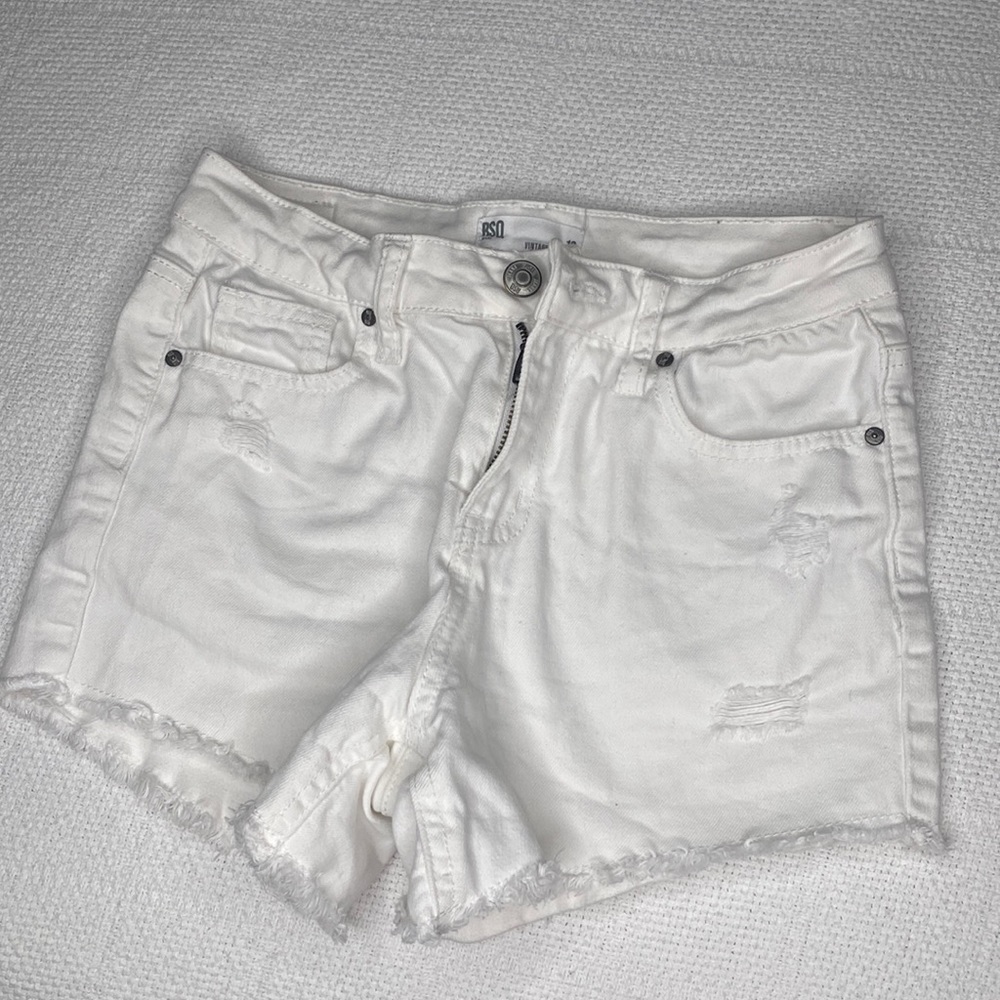 Cut off vintage high rise denim shorts